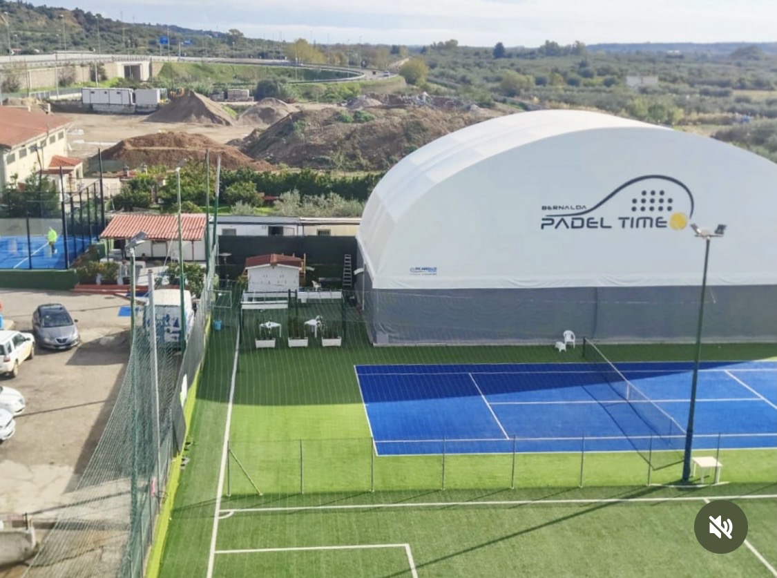 Vista esterna della struttura Padel Time Bernalda
